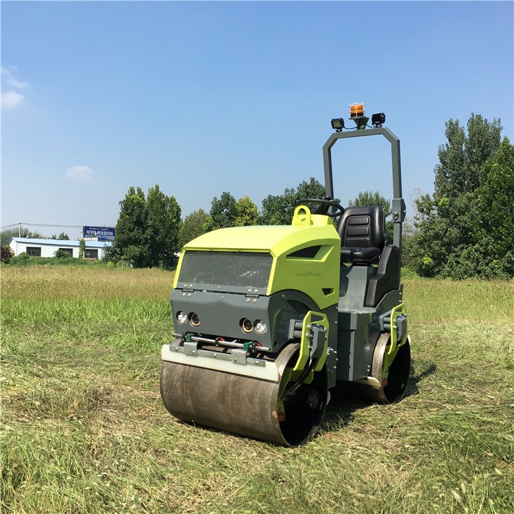 如何保養(yǎng)長期停放的小型壓路機(jī)？