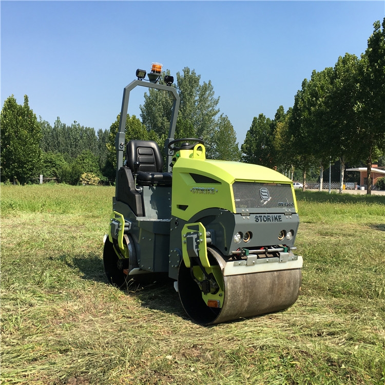 小型壓路機和膠輪式壓路機配套使用的優(yōu)點