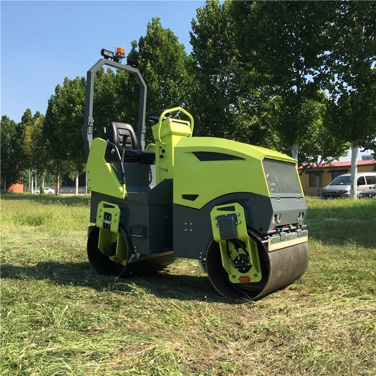 怎樣檢查小型壓路機機油是否發(fā)生變質(zhì)