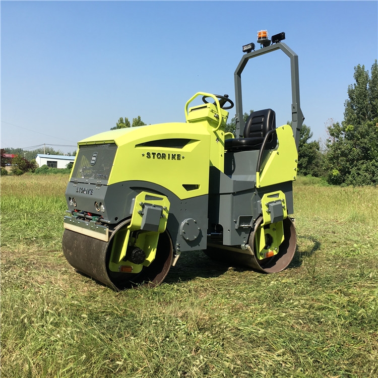 小型壓路機(jī)機(jī)油變質(zhì)怎么辦？來(lái)看看機(jī)油變質(zhì)的原因及排除方法