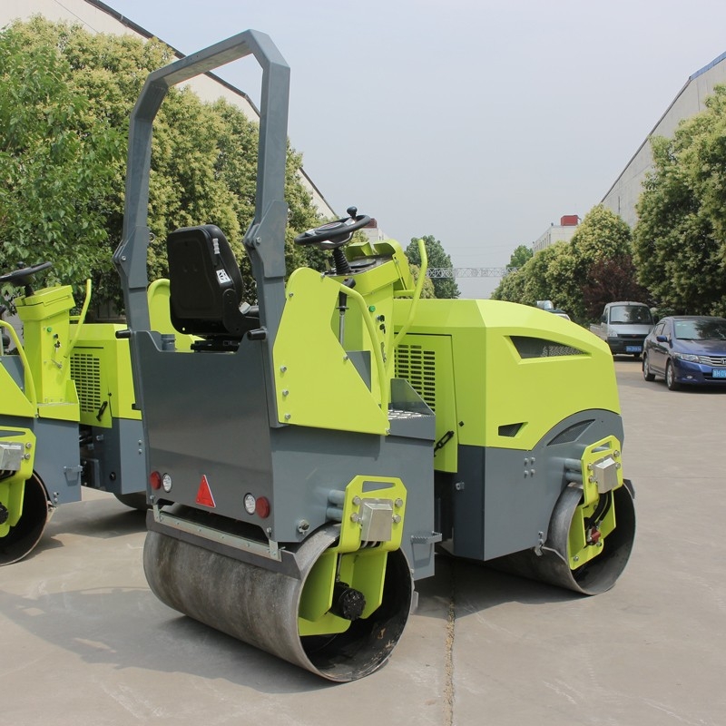 關(guān)于小型壓路機(jī)在使用中細(xì)致的事項(xiàng)有哪些